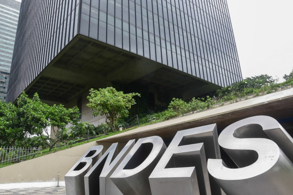 BNDES oferta crédito recorde de R$ 100 bi a partir desta terça (1º) para pequenas e médias empresas