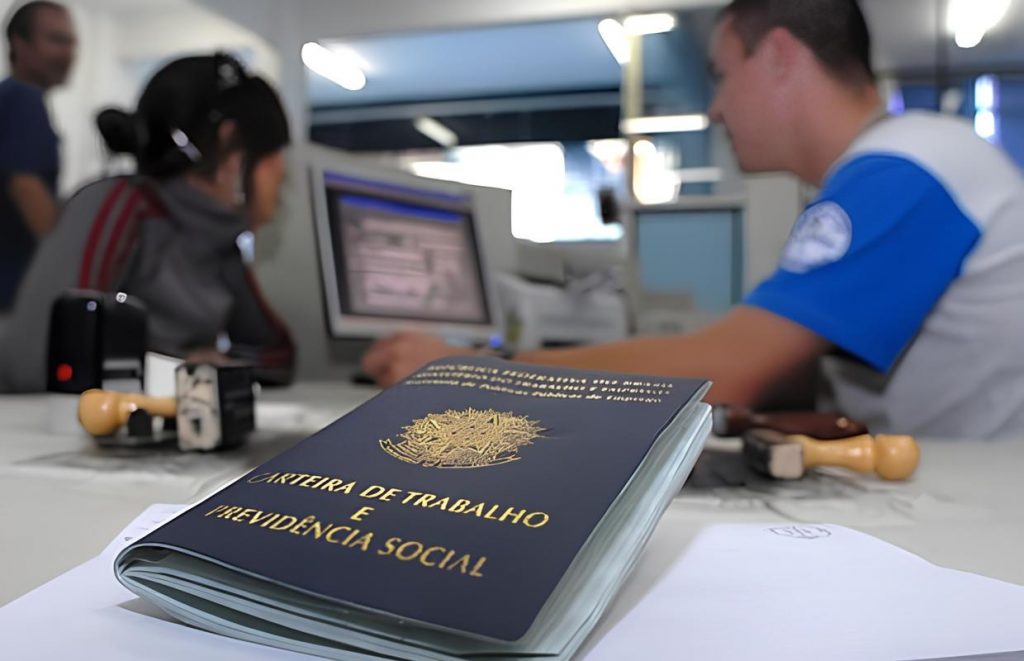 Comércio e serviços devem abrir 110 mil vagas para o fim do ano, segundo CNDL/SPC Brasil